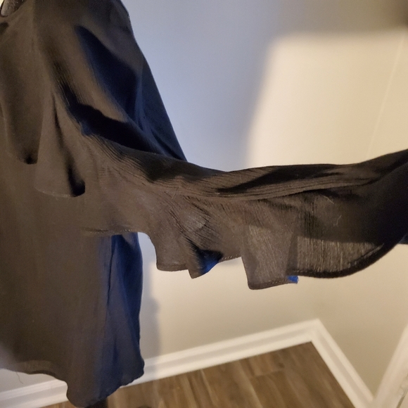 Crepe Black Blouse - Picture 4 of 6